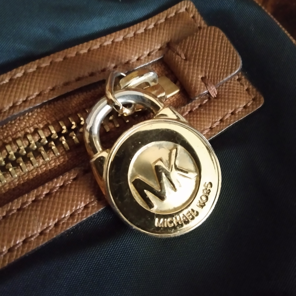 Michaels kors crossbody bag